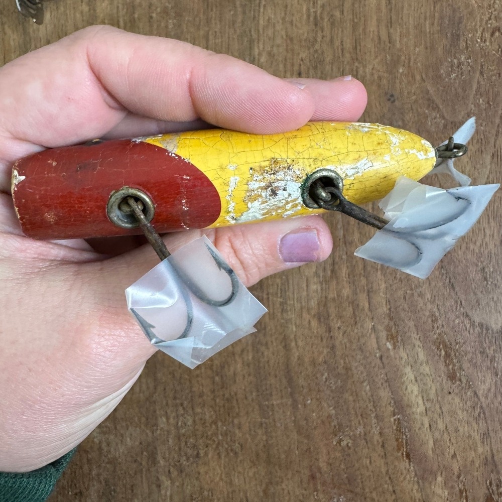 Vintage Heddon Wood Triple Treble Hook Hand‎ painted WELL LOVED fishing lure - Picture 6 of 7